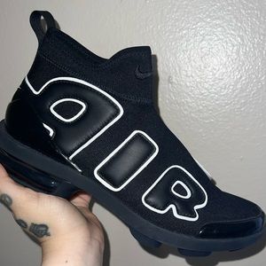 Black And White Nike Air Size 8.5 runs small